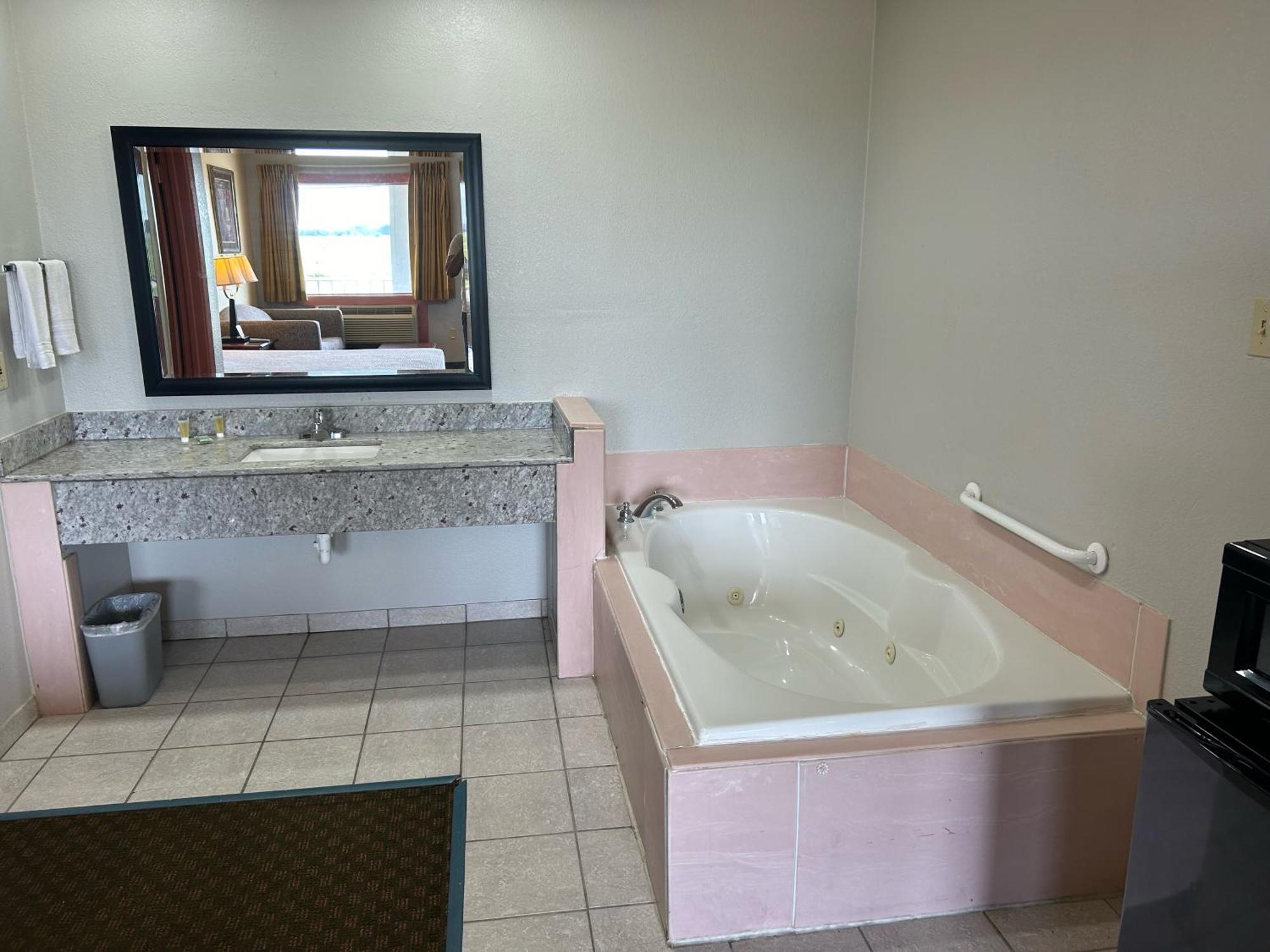 Howards Inn 2*